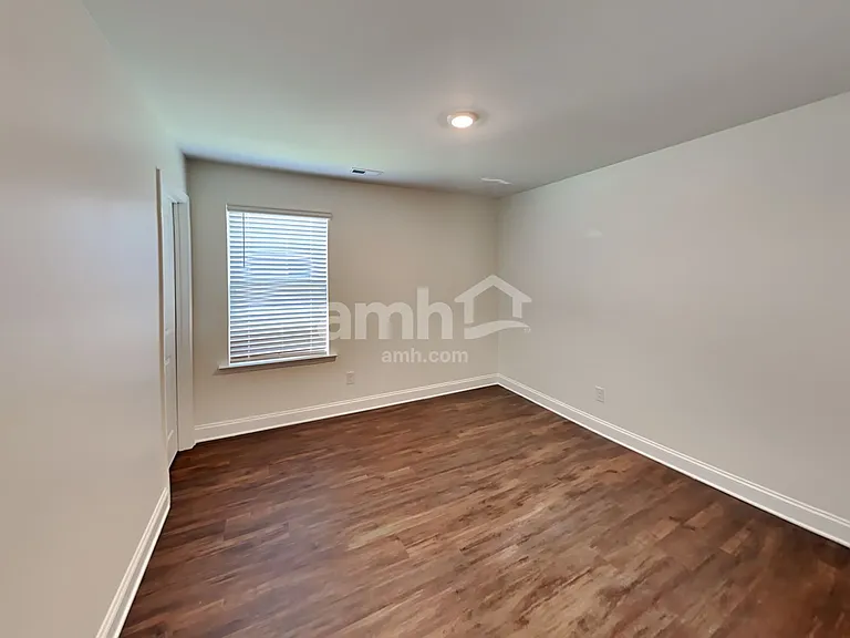 561 Rivermist Dr — Photo 23
