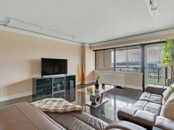 1203 River Road image 6 of 40