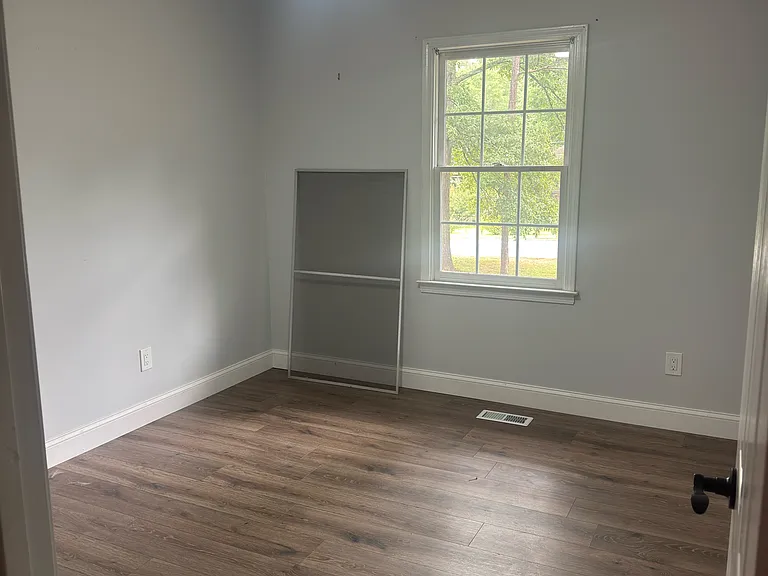 130 Mallard Dr — Photo 6