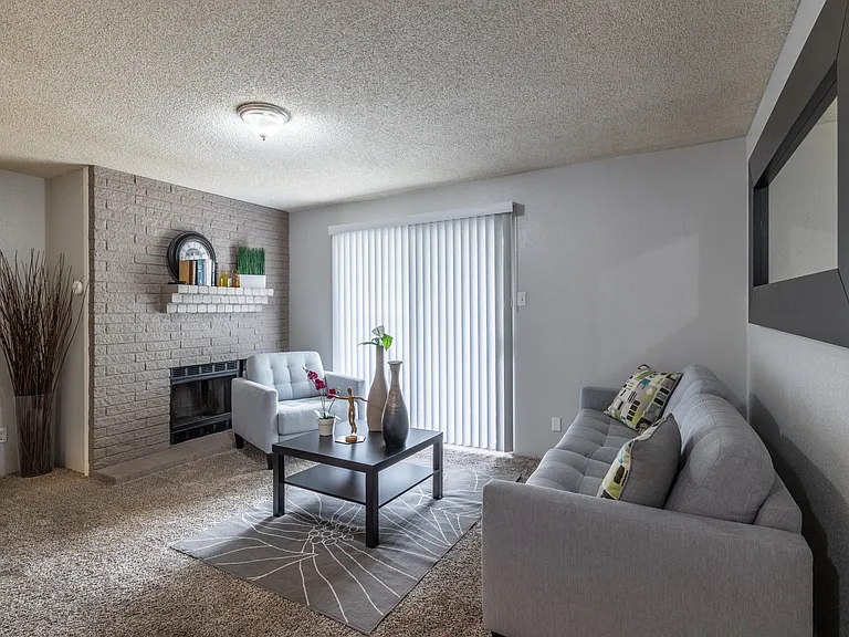 Palisades Park Apartments — Photo 25