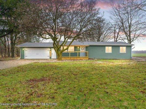 6239 S Clinton Trl, Eaton Rapids, MI 48827