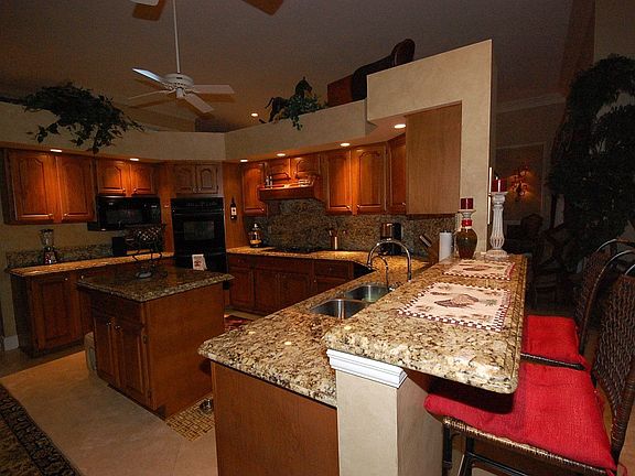 Kitchen with granite 