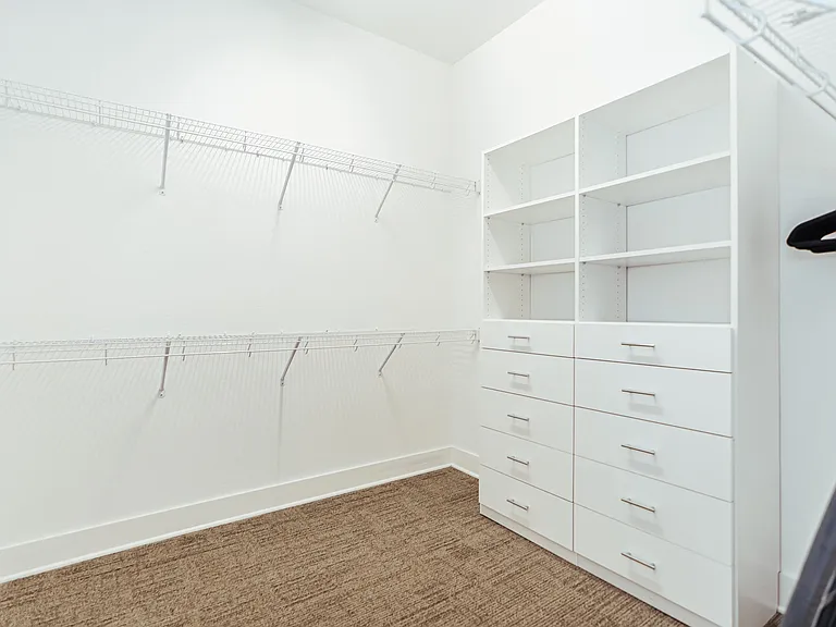 20 Midtown — Photo 24