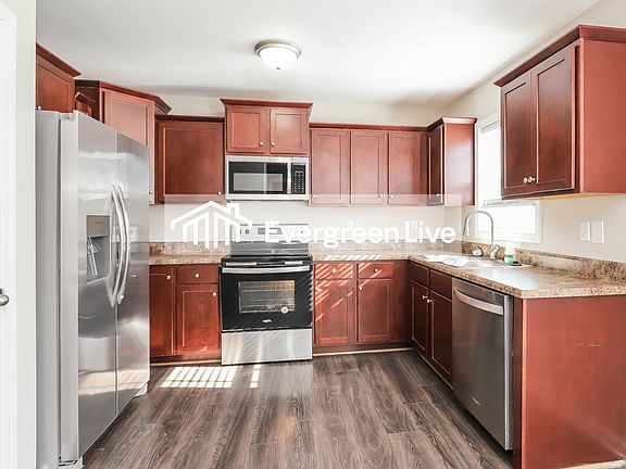 3rd image of 241 Sedge Meadow Dr