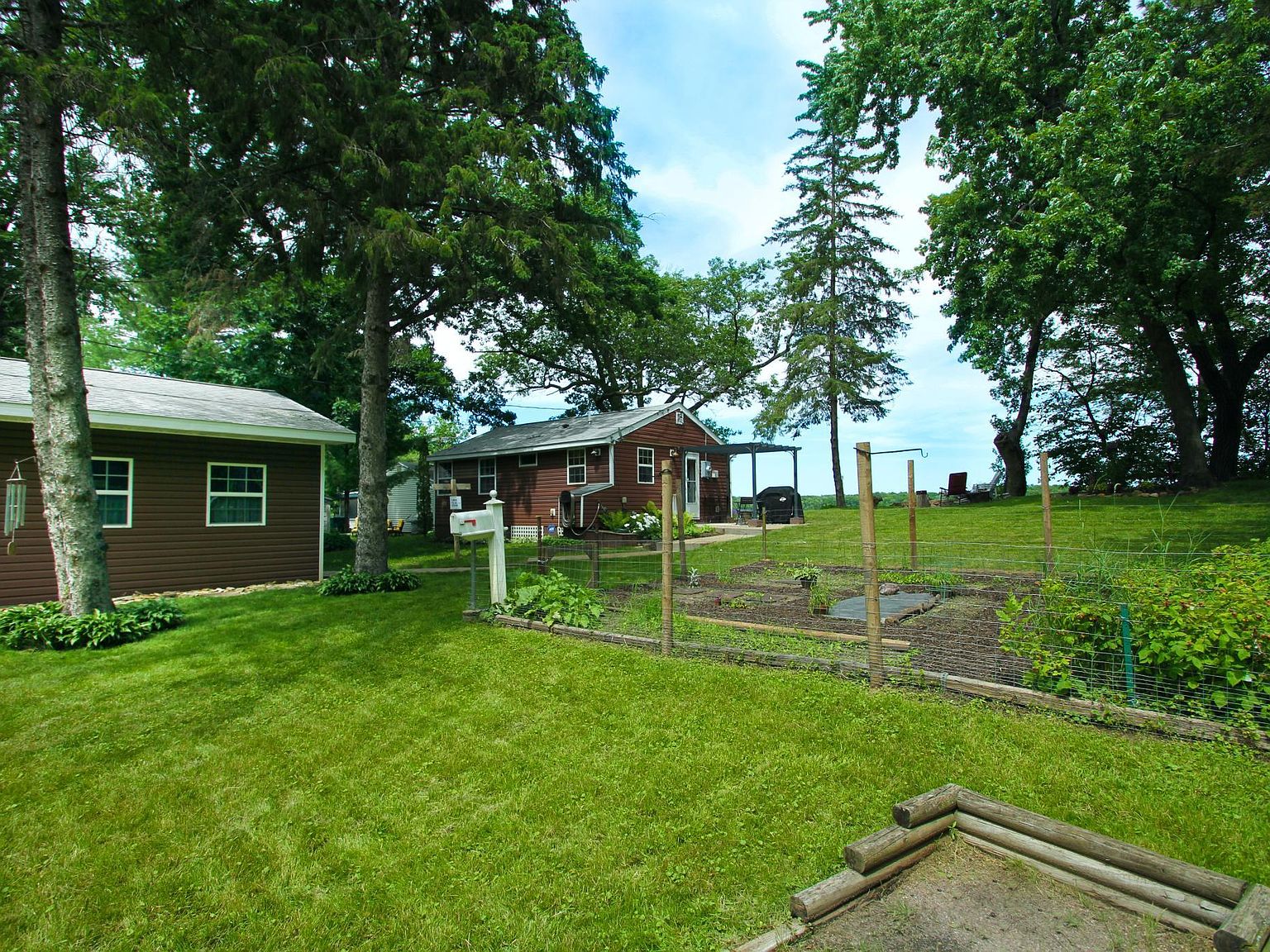 27925 Lakelawn Dr, Lindstrom, MN 55045 | Zillow, image size:1536x1152