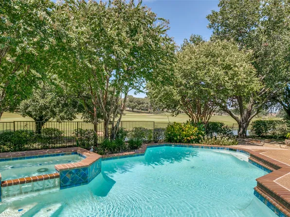 700 Creekside Ct, Irving, TX 75063