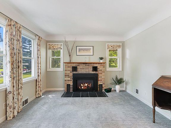 3rd image of 10610 Humboldt Ave S