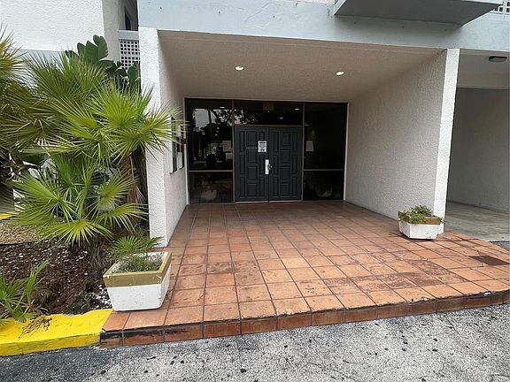 2nd image of 3301 Spanish Moss Terrace #610