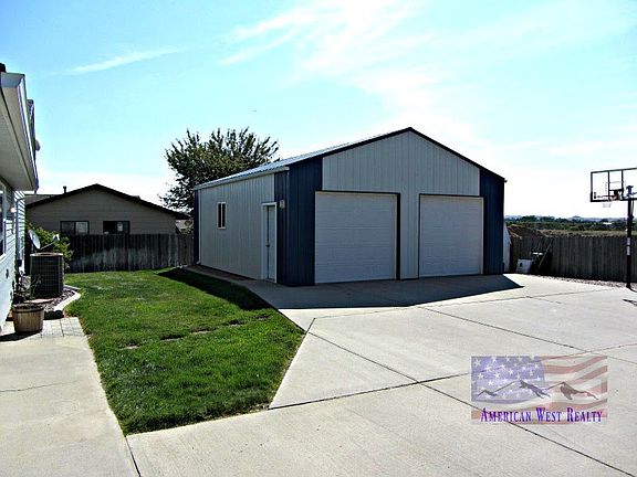2nd image of 903 Leal St
