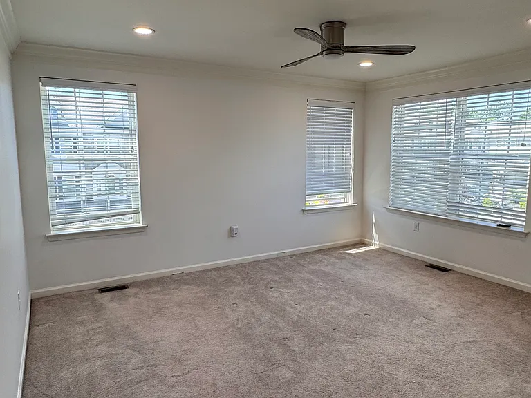 1116 Goddard Way — Photo 22