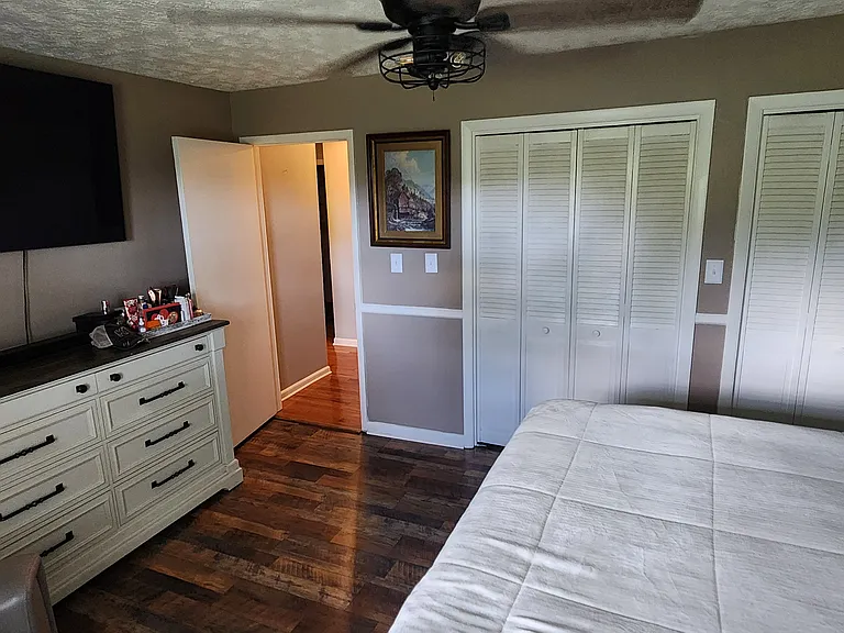 166 Brookview Dr — Photo 10