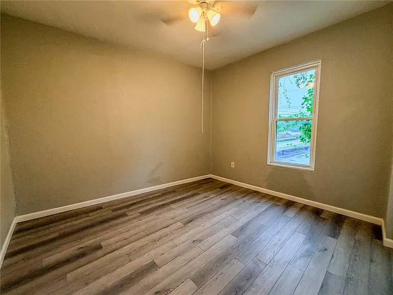 548 Hansen Ave #3 — Photo 14