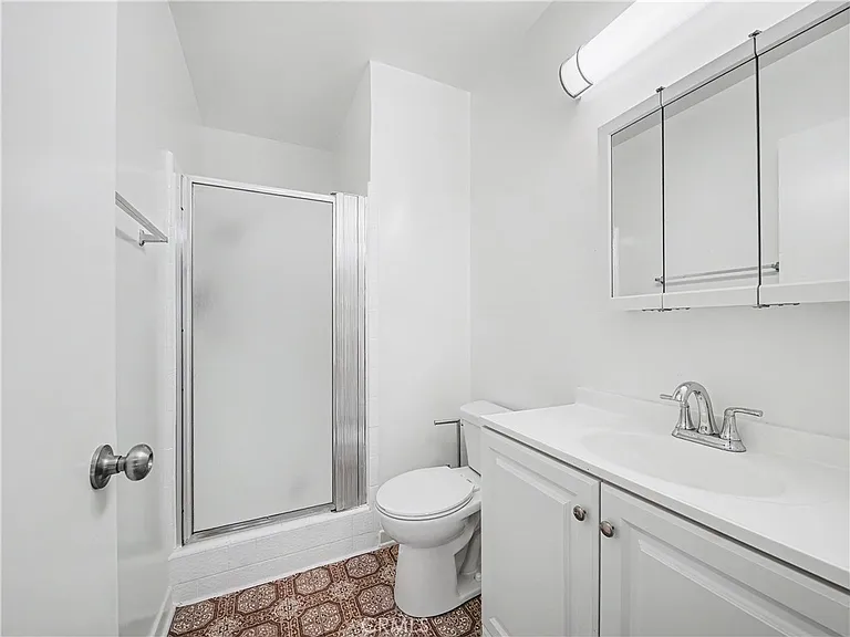 6342 Morse Ave — Photo 34