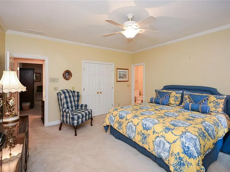 1640 Lazy River Ln — Photo 49
