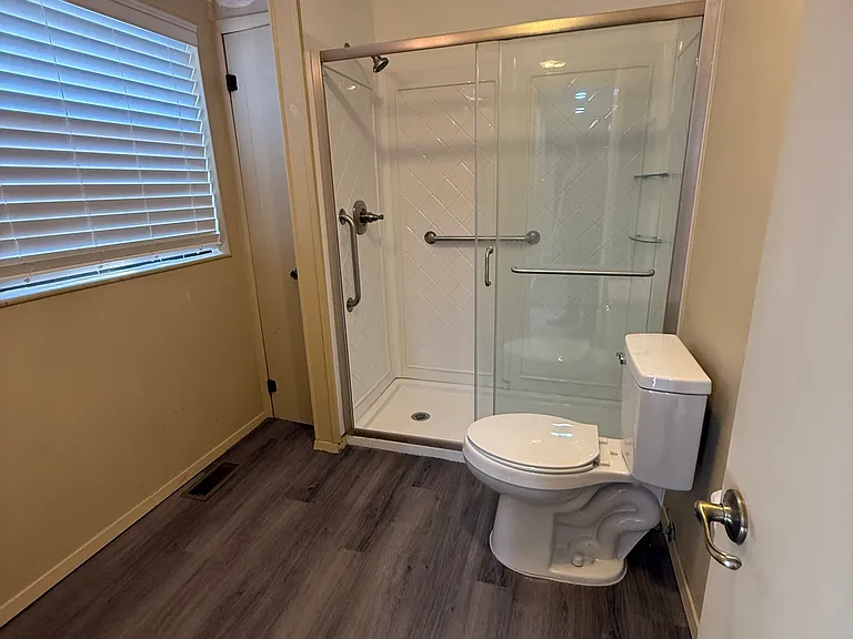 2303 S Memorial Dr — Photo 16