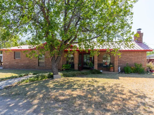 311 S Berthelot St, Stamford, TX 79553