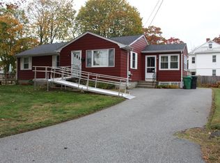 75 Grovedale St, Warwick, RI 02888