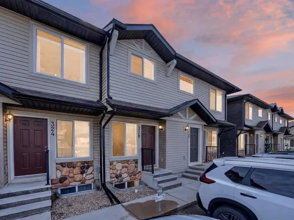 328 W Saddlebrook Point NE, Calgary, AB T3J 0G3