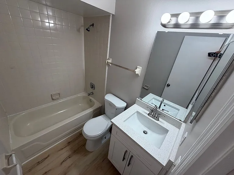 4160 Pershing Pointe Pl #3 — Photo 10