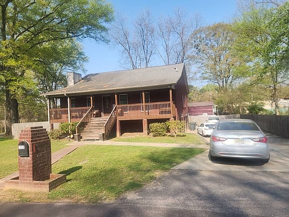 2nd image of 1328 Ferro Ave