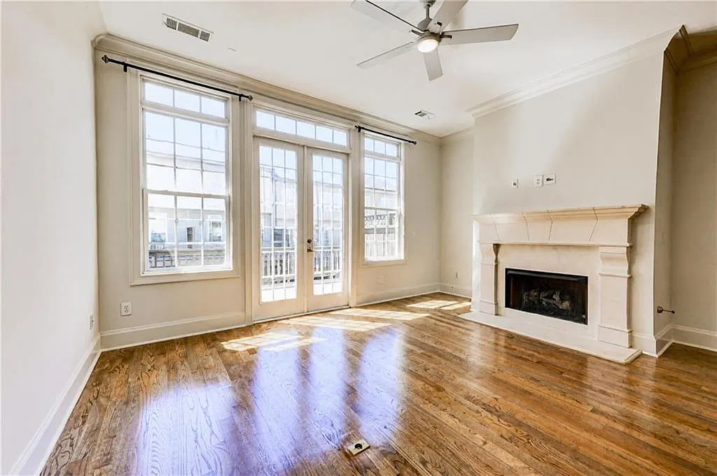 3 bed, 3.5 bath, 2185 sqft, $3,600 — Photo 4