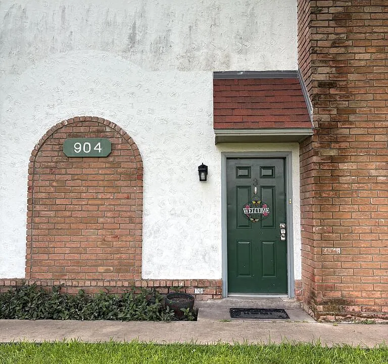 904-3 Old Highway 77