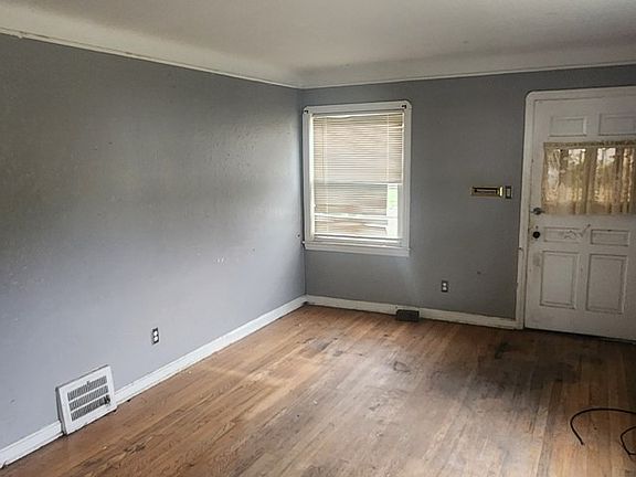 3rd image of 4408 W 57th St