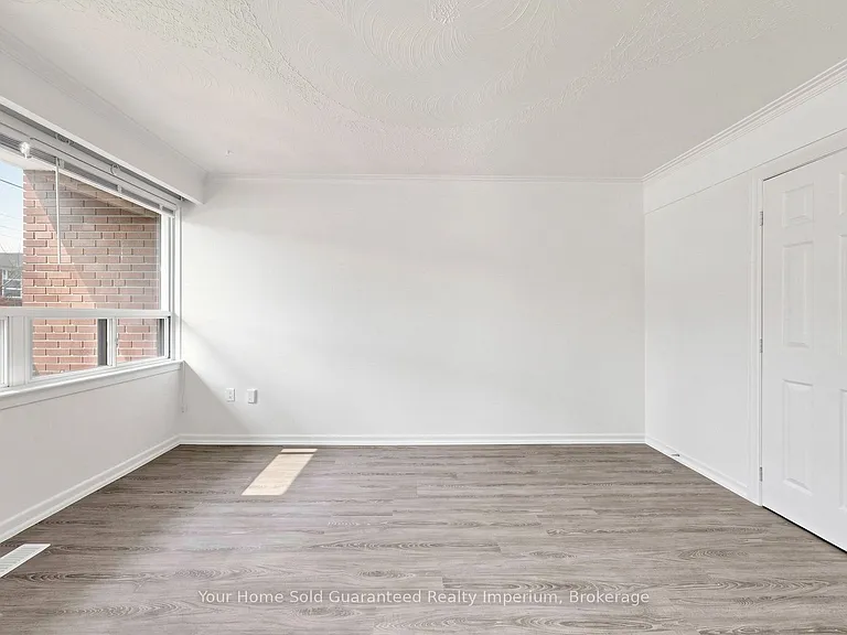 129 Melrose St — Photo 6