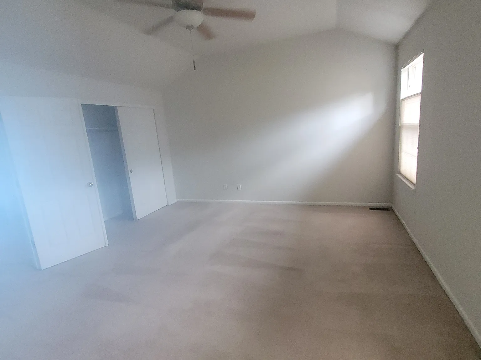 3 bed, 2.5 bath, 1661 sqft, $2,200 — Photo 3