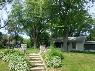 7901 Island Ln, Wonder Lake, IL 60097