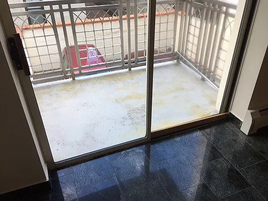 Rented by Metroline Realty | media 9