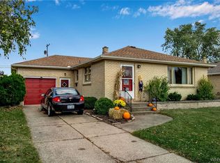 154 Lydia Ln, Cheektowaga, NY 14225