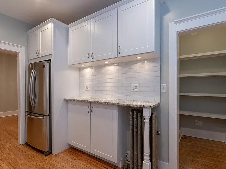 4816 N Winchester Ave #3 — Photo 2