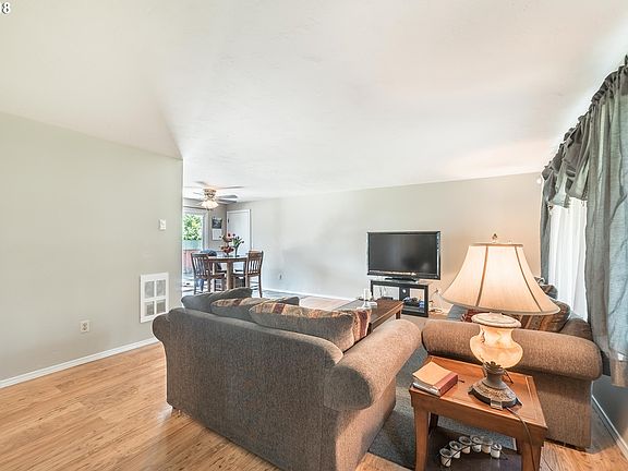 5th image of 1413 NE 139th Ave