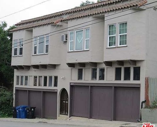 2nd image of 1721 Griffith Park Blvd