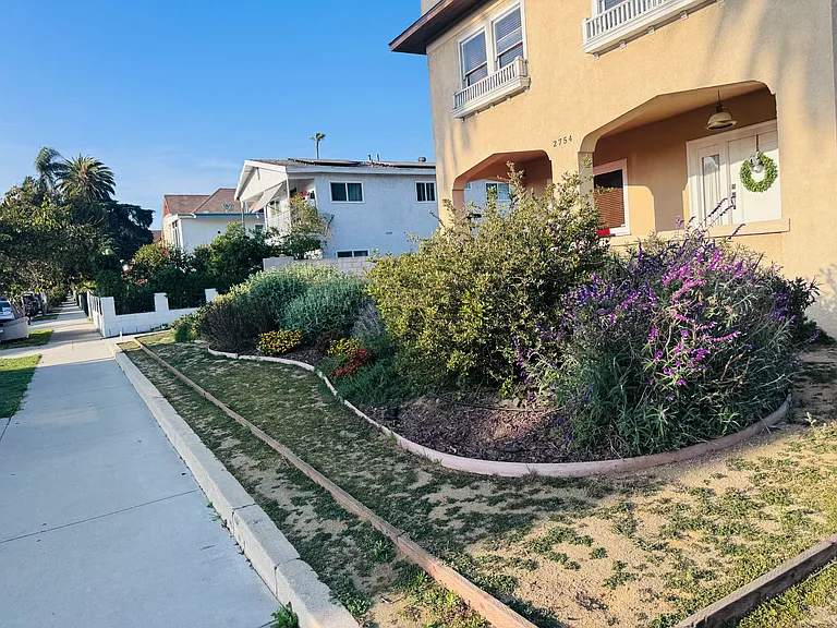 2754 Kenwood Ave #5 — Photo 34