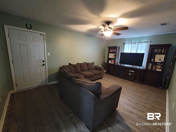 3rd image of 200 W Sycamore Ave