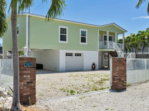 121 Venetian Dr, Lower Matecumbe Key, FL 33036