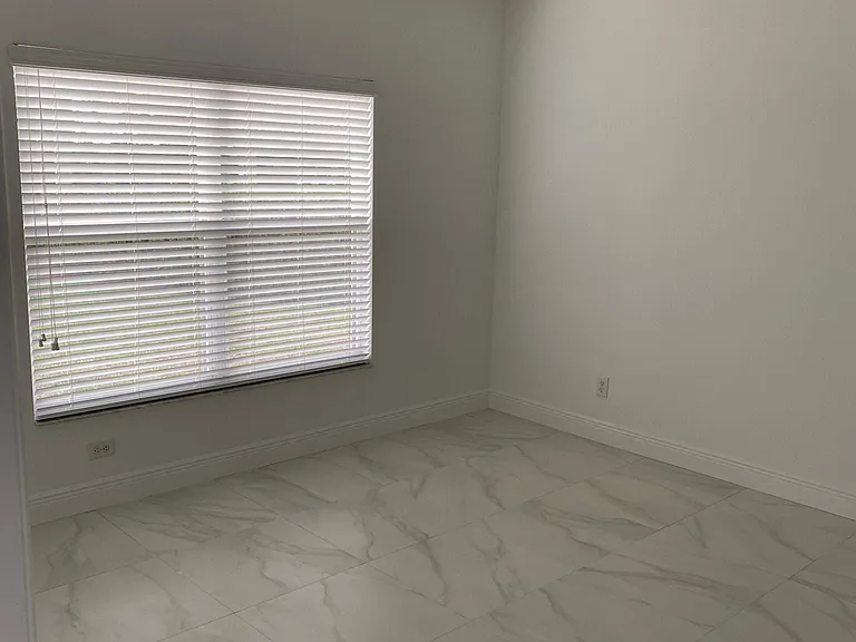 920 W Skyview Crossing Dr — Photo 3