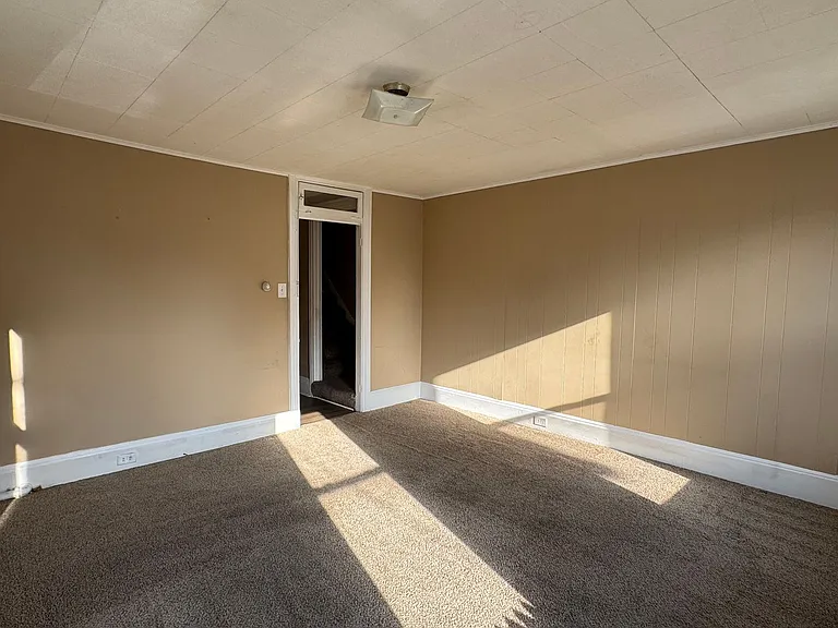 209 Reno Ave — Photo 9