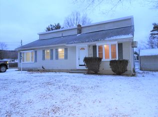 1022 Cloverlawn Rd, Troy, NY 12180