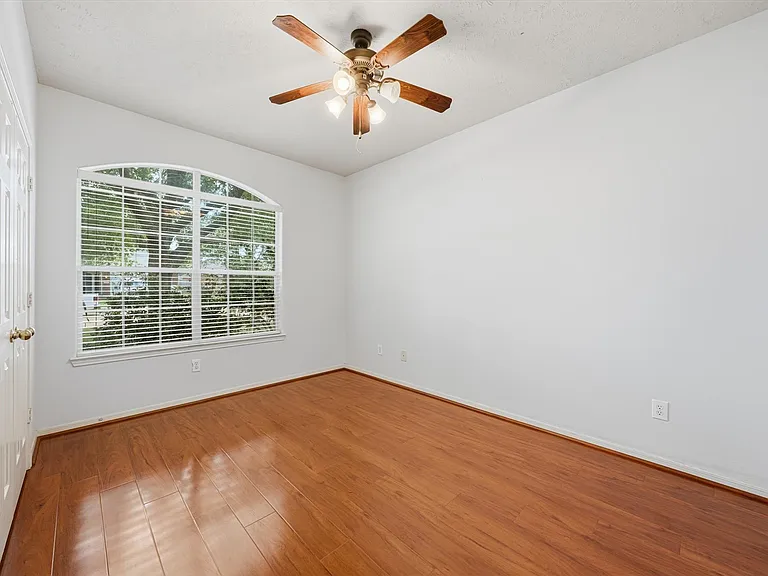18010 Timber Crossing Ln — Photo 22