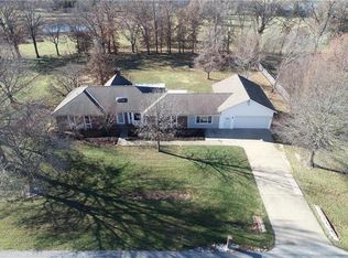 16908 Belinder St, Stilwell, KS 66085