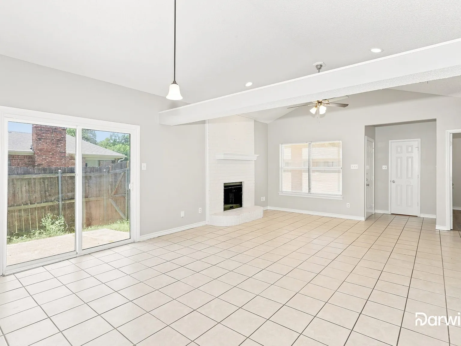 3 bed, 2.0 bath, 1174 sqft, $1,975 — Photo 4