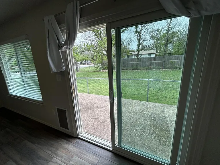 1029 N Water St — Photo 12