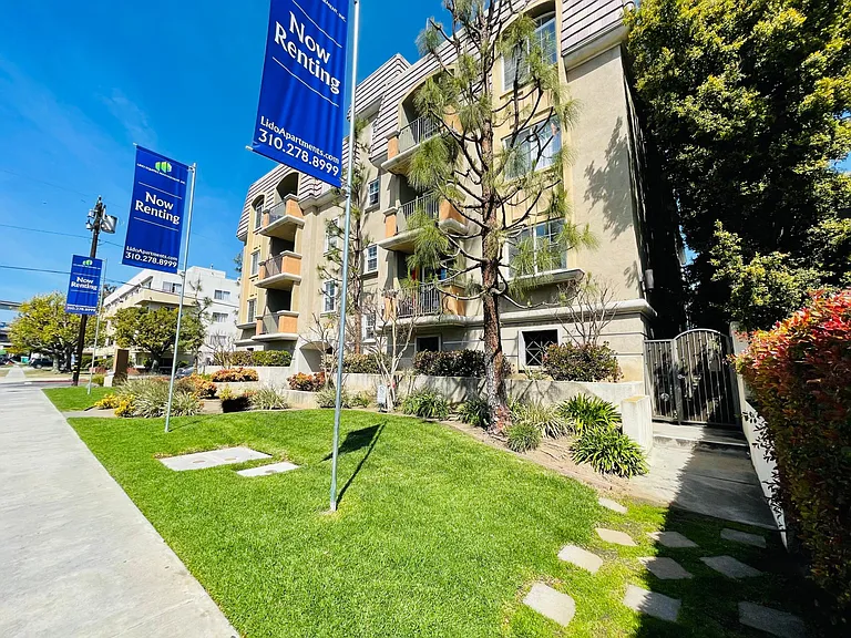 2810 S Sepulveda Blvd #102 — Photo 1