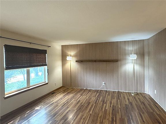 4th image of 253 S Linn Valley Dr