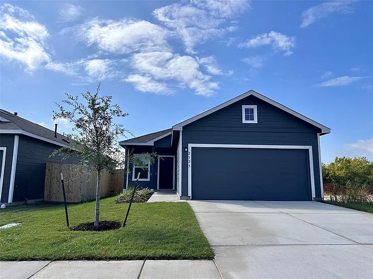 2525 Willkomen Way — Photo 1