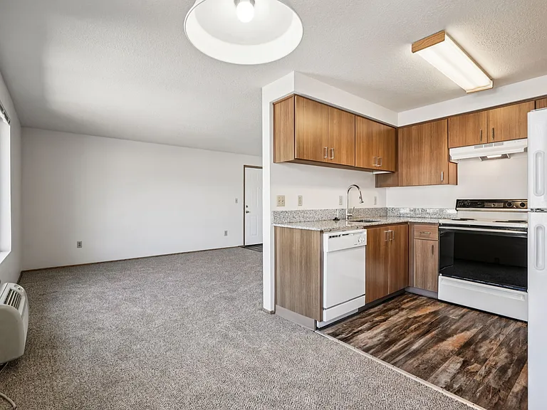 Madras Apartments — Photo 39