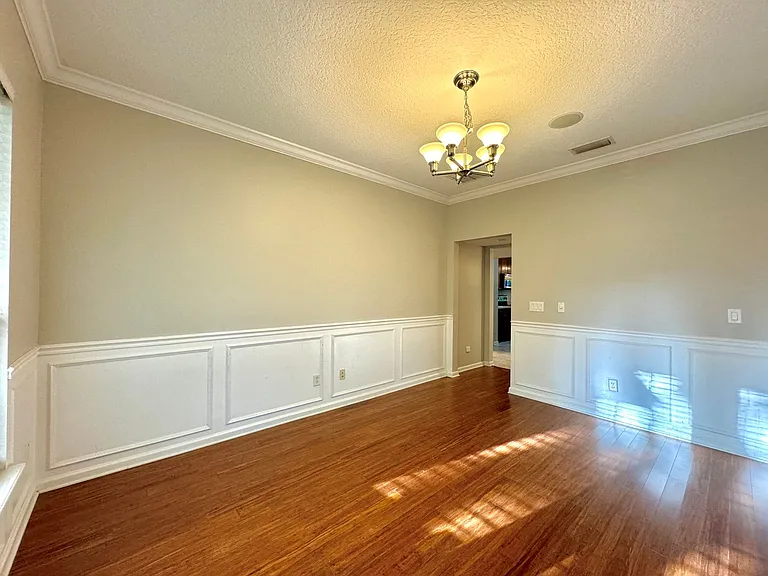 900 Paradise Ln — Photo 10